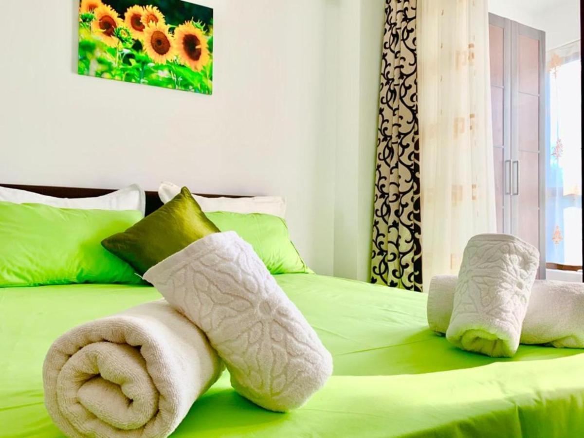 Elyse Comfortable Apartment close to Palas Mall Iasi Exterior foto